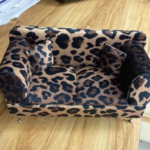 Leopard jewelry holder “couch “style